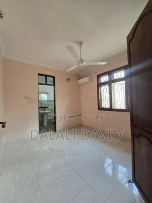 6bdrm House in Mikochen, Mikocheni for sale