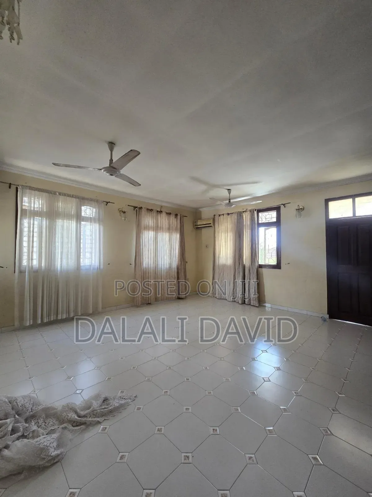 6bdrm House in Mikochen, Mikocheni for sale