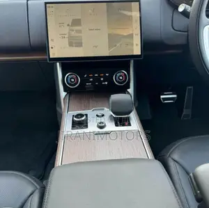 Land Rover Range Rover Vogue 2023 Black