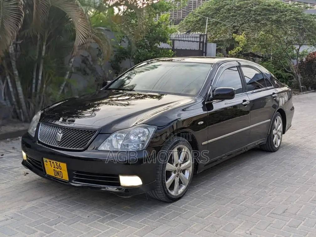 Toyota Crown 2005 Black