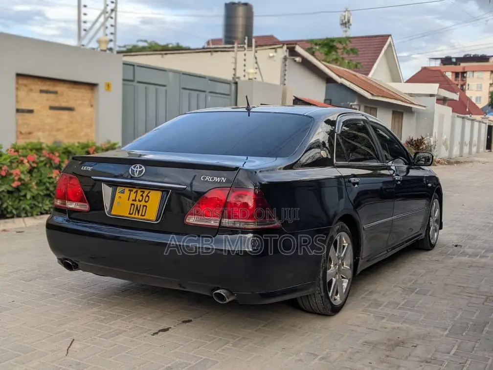 Toyota Crown 2005 Black