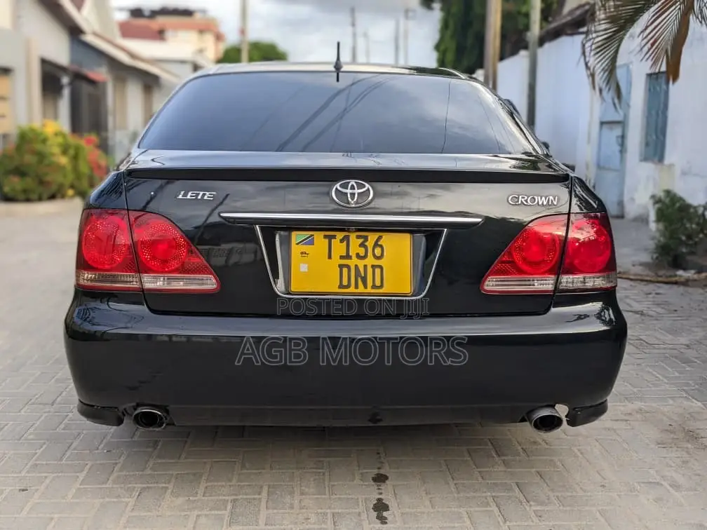 Toyota Crown 2005 Black