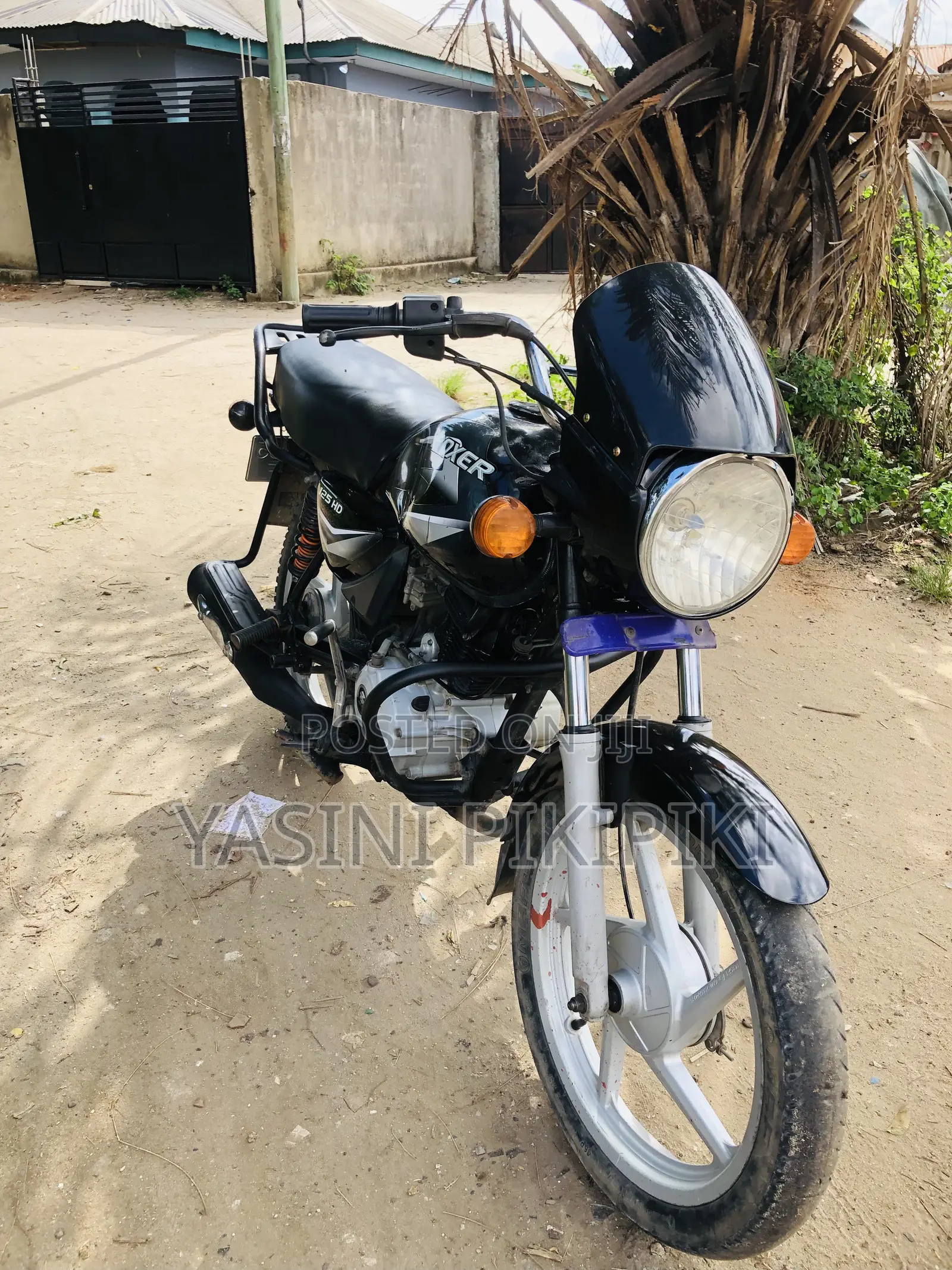 Bajaj Boxer 2025 Black