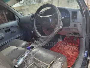 Toyota Hilux 2002 Blue