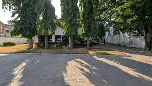 13 Rooms Office Building for Rent in Regent Estate Near Morocco Square