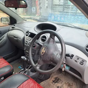Toyota Vitz 2003 Silver