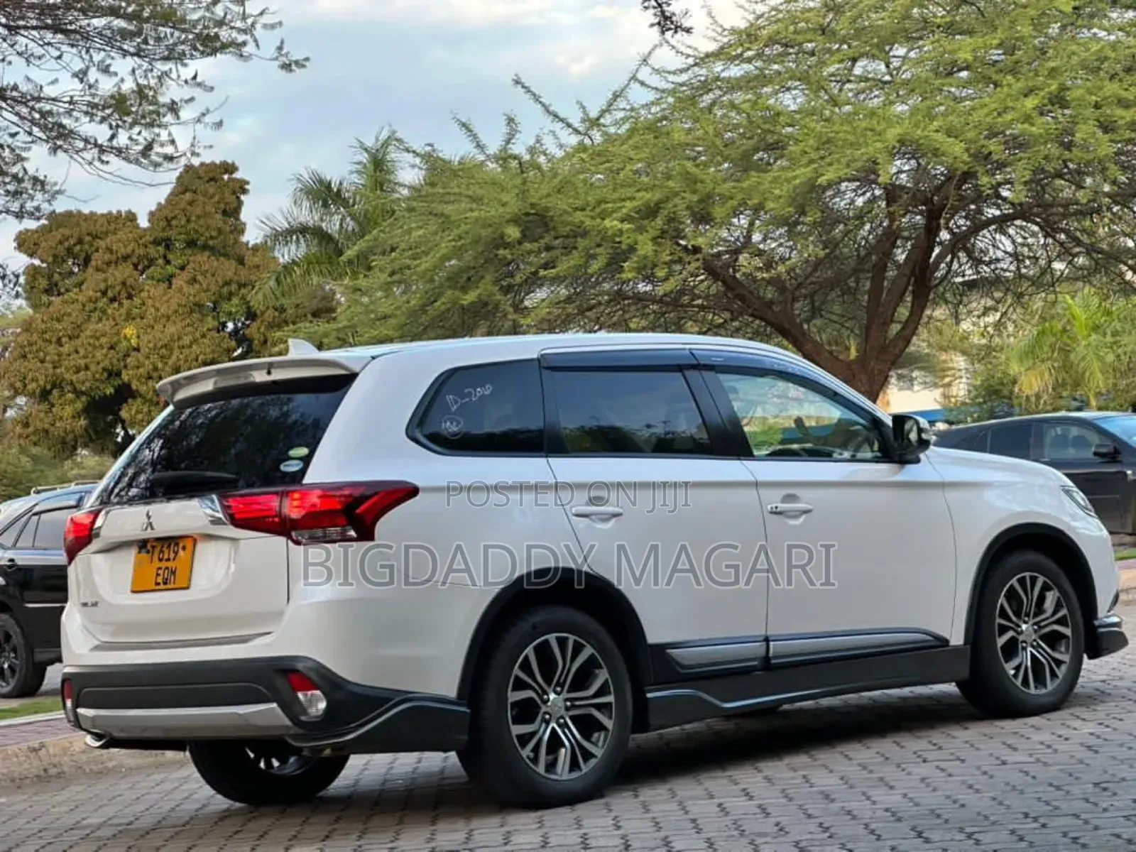 Mitsubishi Outlander 2015 White