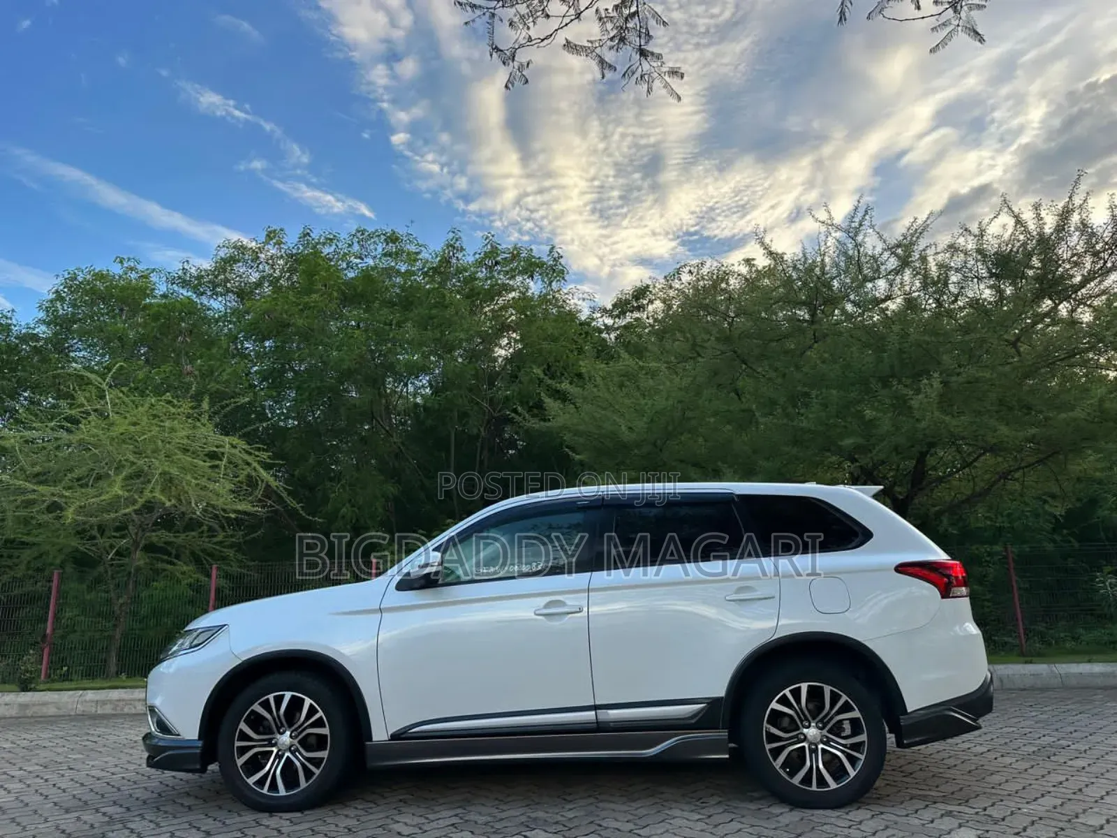Mitsubishi Outlander 2015 White