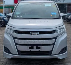 Toyota Noah 2018 Silver