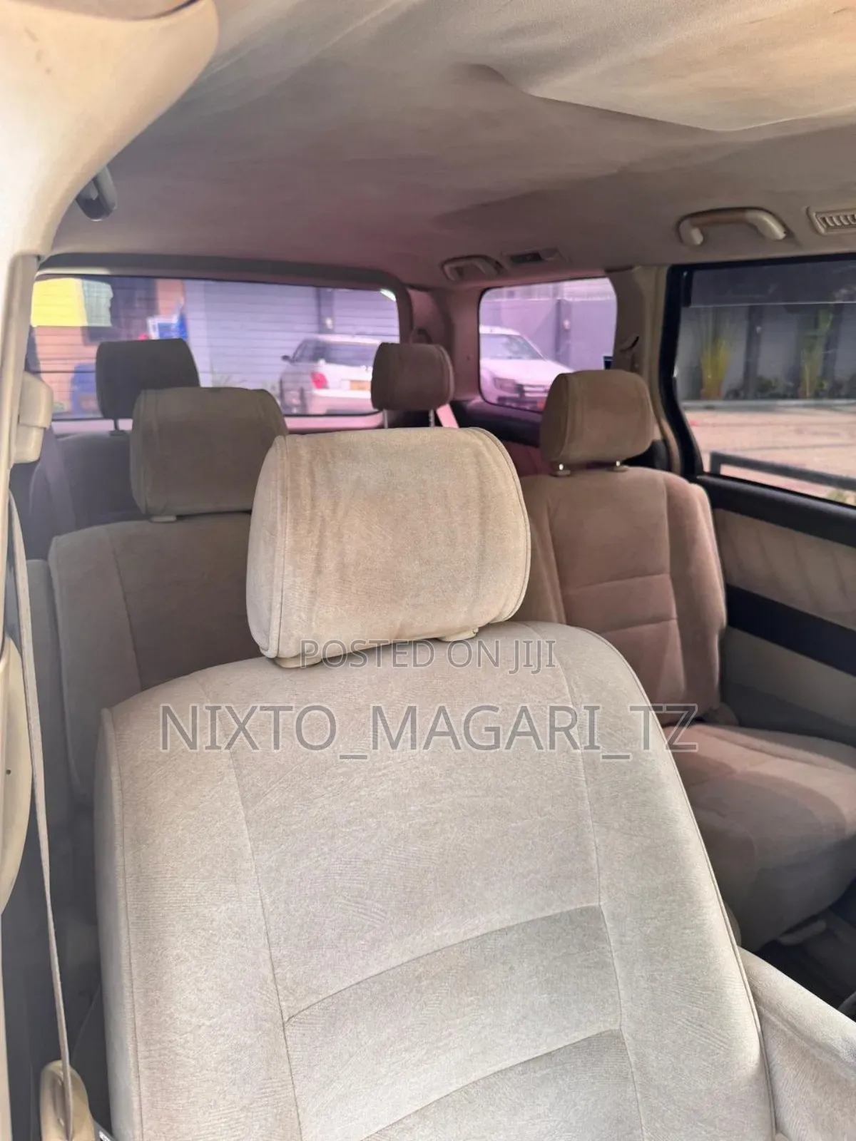 Toyota Noah 2018 Silver