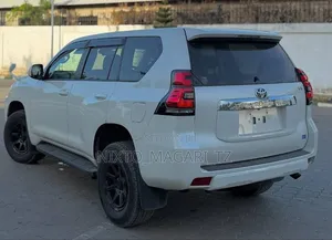 Toyota Land Cruiser Prado 2021 White