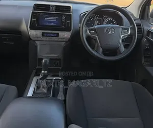 Toyota Land Cruiser Prado 2021 White