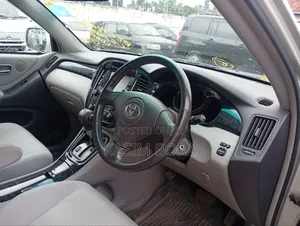 Toyota Kluger 2005 Silver