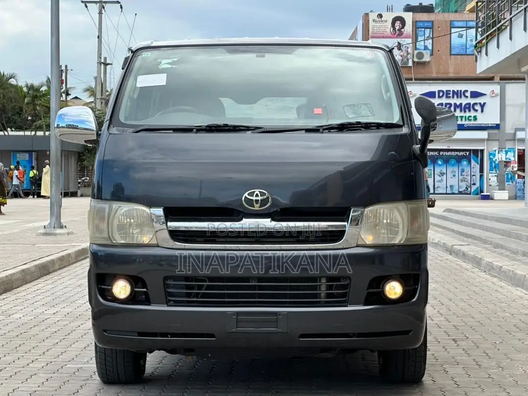 Toyota HiAce 2005 Black