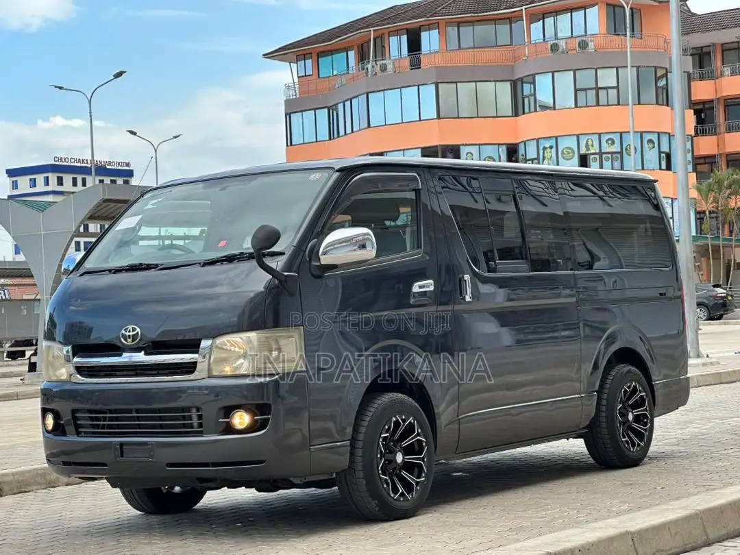 Toyota HiAce 2005 Black