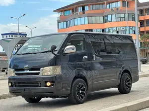 Toyota HiAce 2005 Black