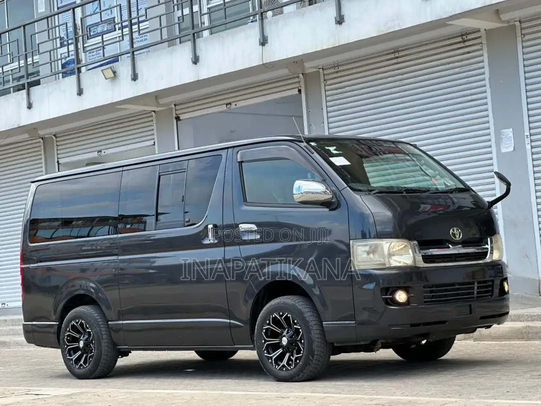 Toyota HiAce 2005 Black