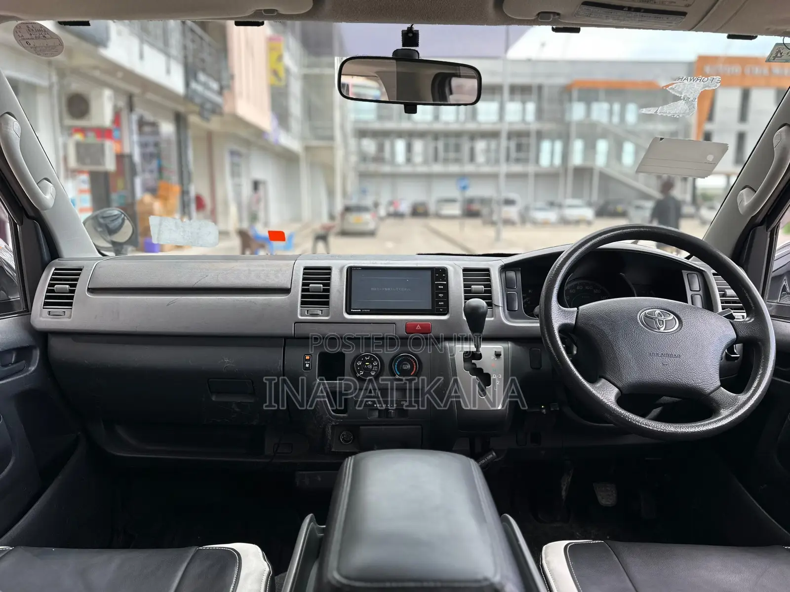 Toyota HiAce 2005 Black
