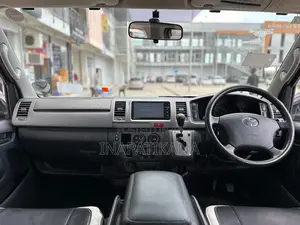 Toyota HiAce 2005 Black