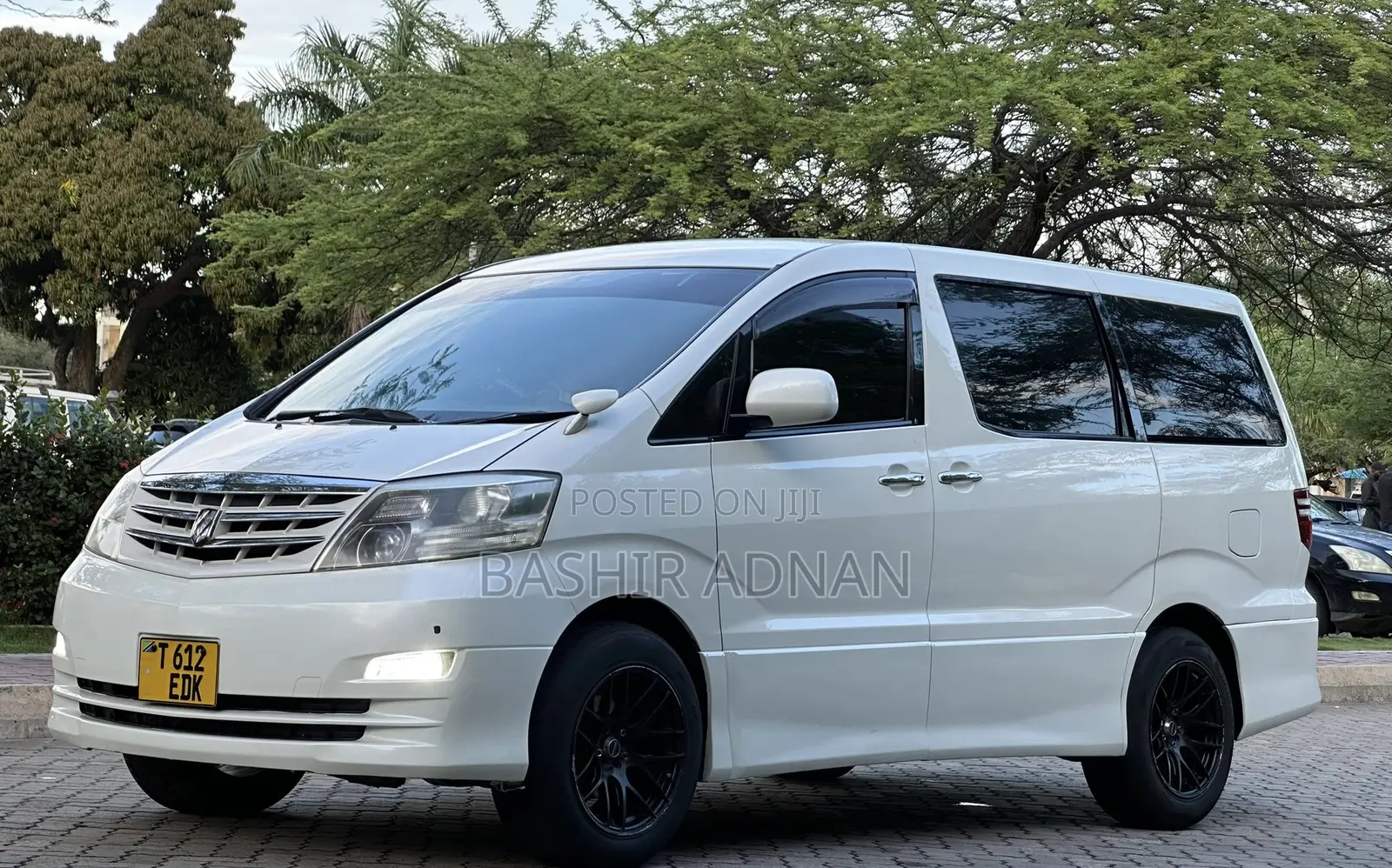 Toyota Alphard 2.4 Petrol FWD 2006 White
