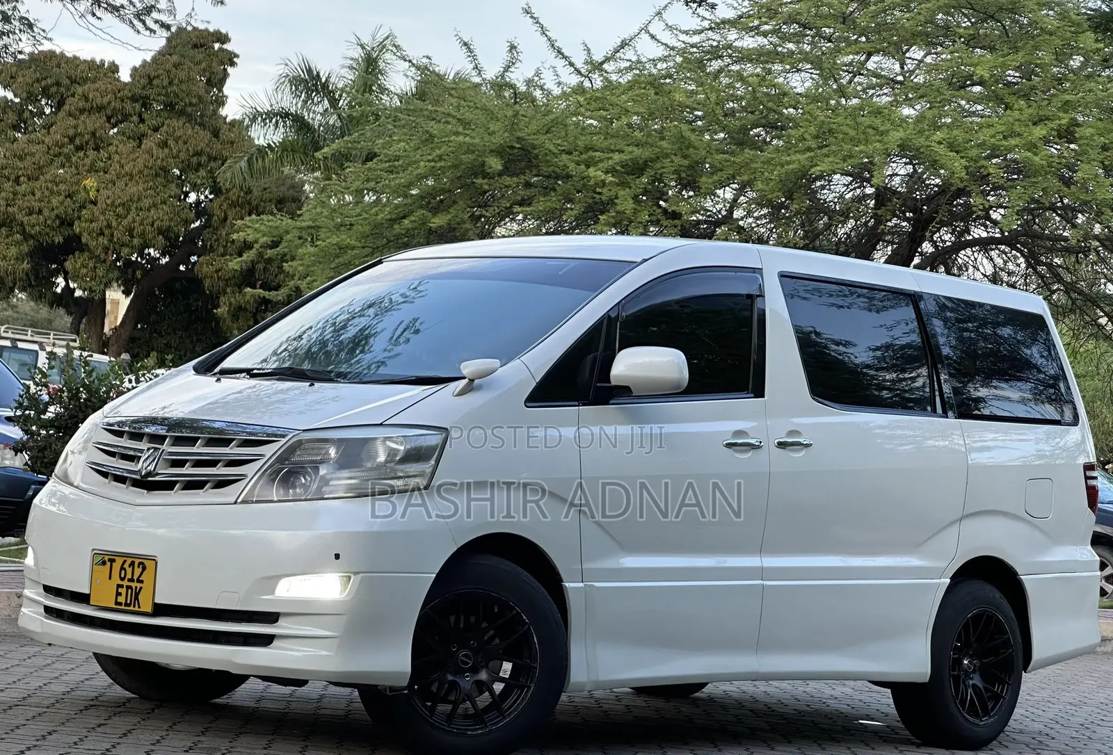Toyota Alphard 2.4 Petrol FWD 2006 White