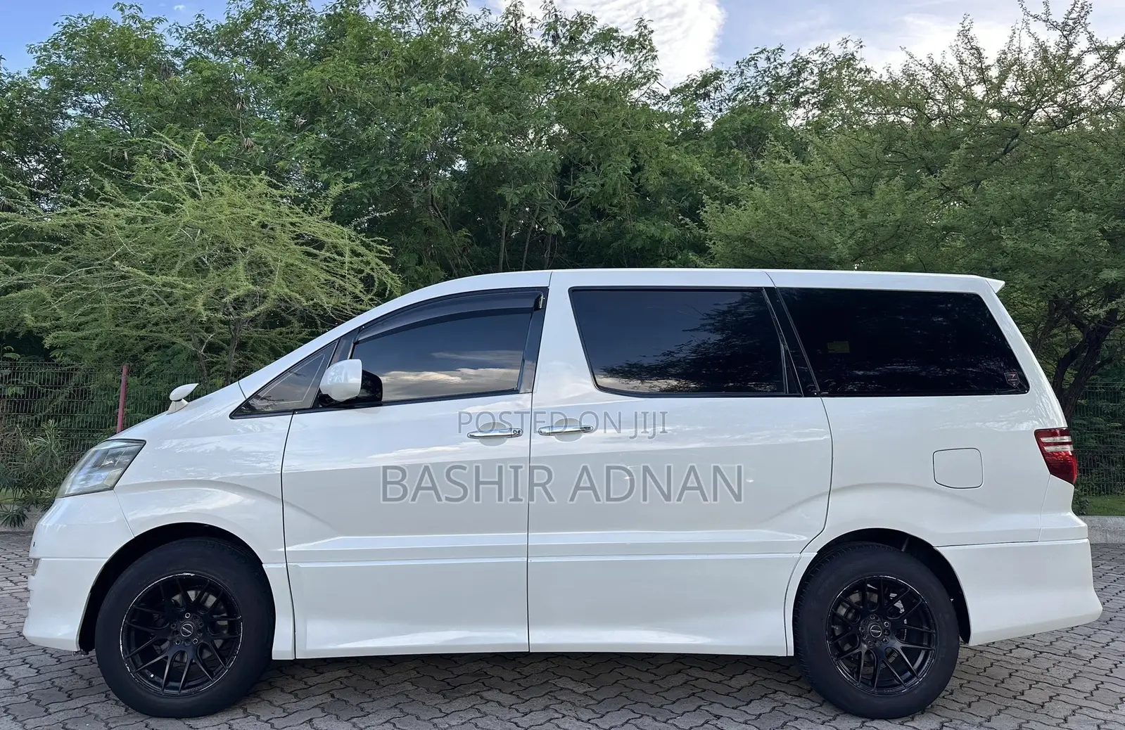 Toyota Alphard 2.4 Petrol FWD 2006 White
