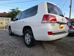 Toyota Land Cruiser 5.7 V8 GXR 2016 White