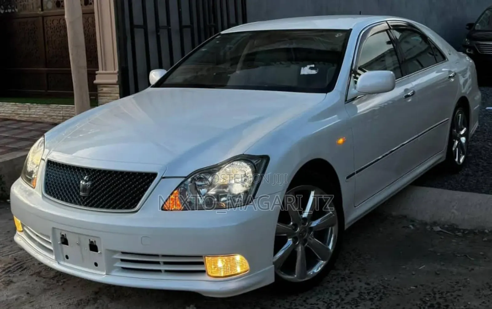 Toyota Crown 2004 White