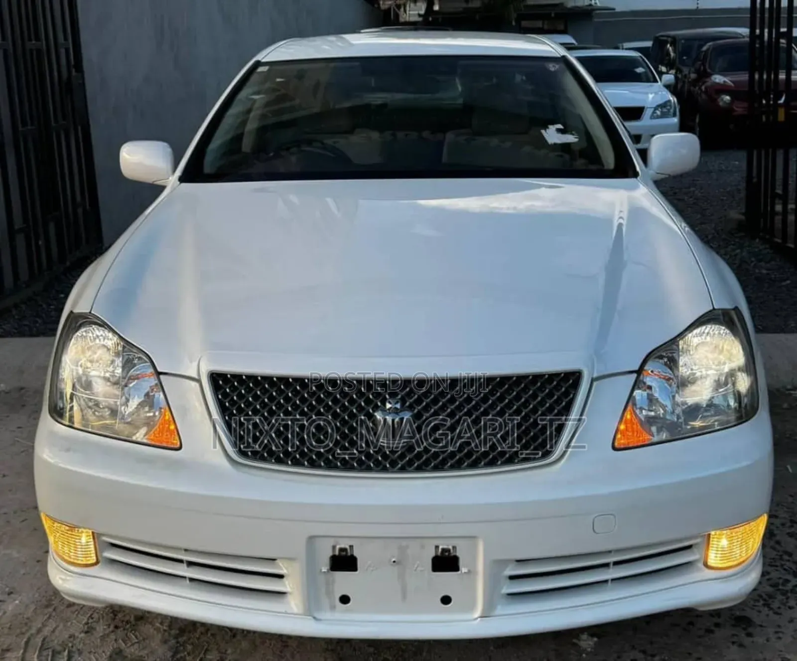 Toyota Crown 2004 White