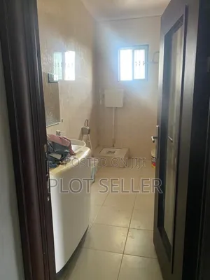 2bdrm Mansion in Kimara for sale