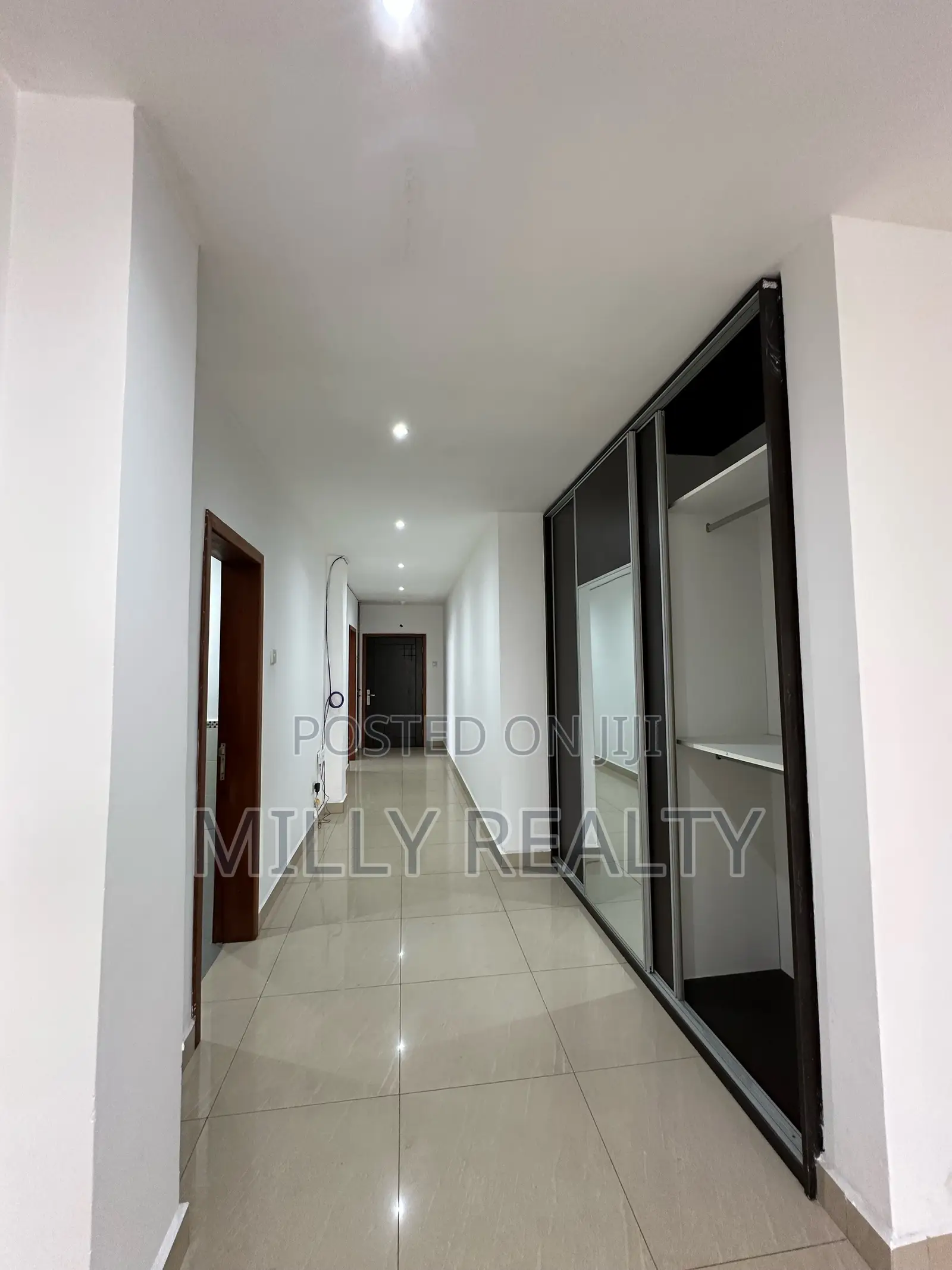 3bdrm Apartment in Upanga West Kt. for sale