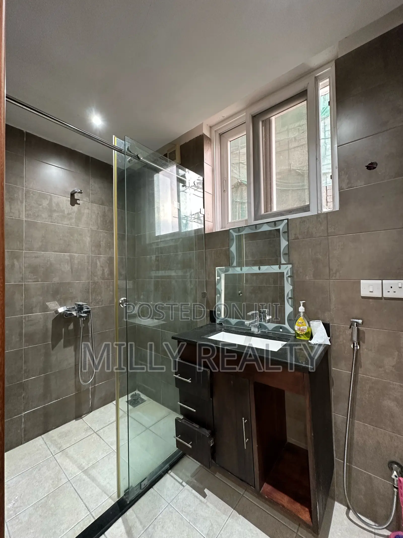3bdrm Apartment in Upanga West Kt. for sale