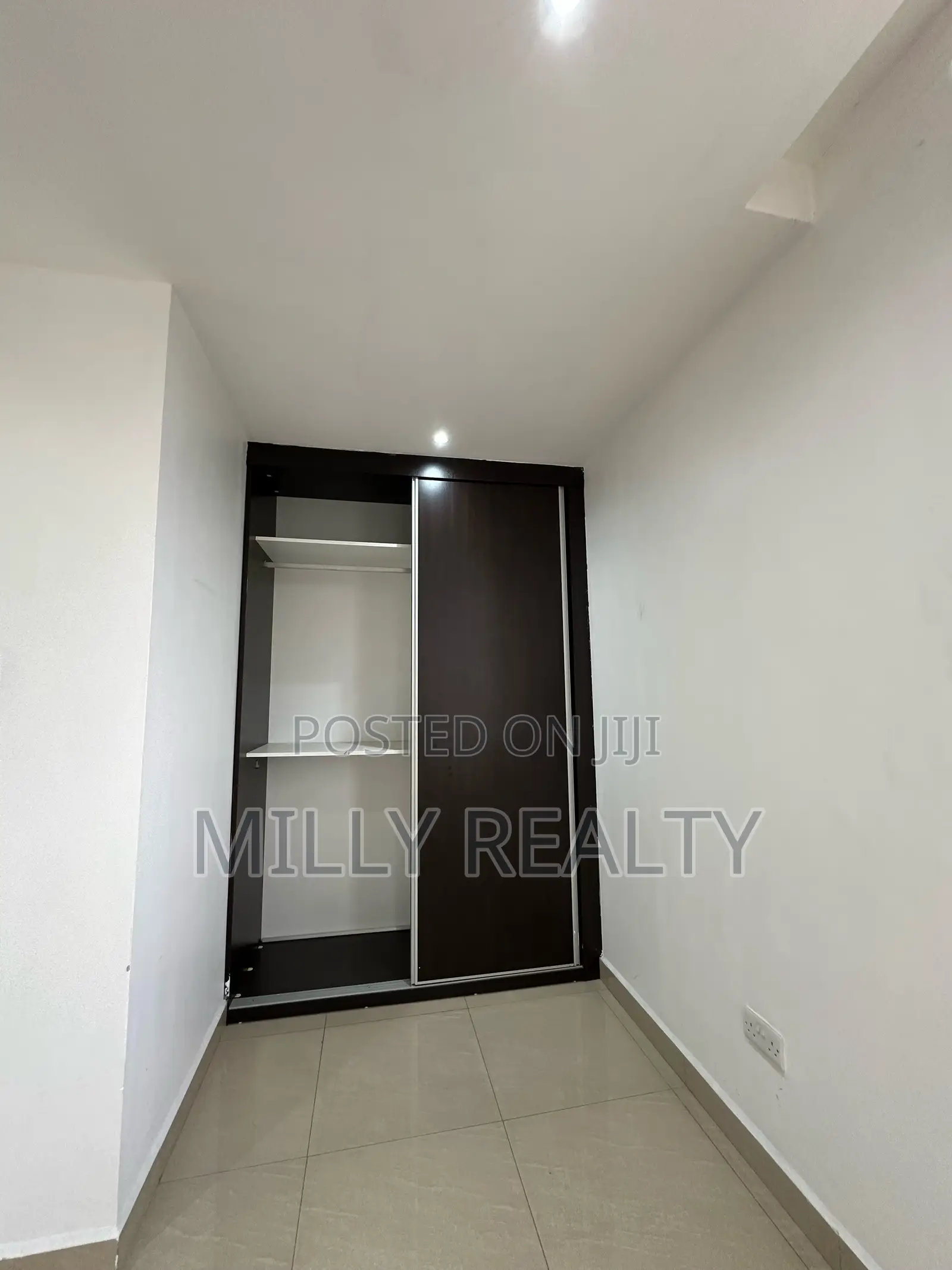 3bdrm Apartment in Upanga West Kt. for sale