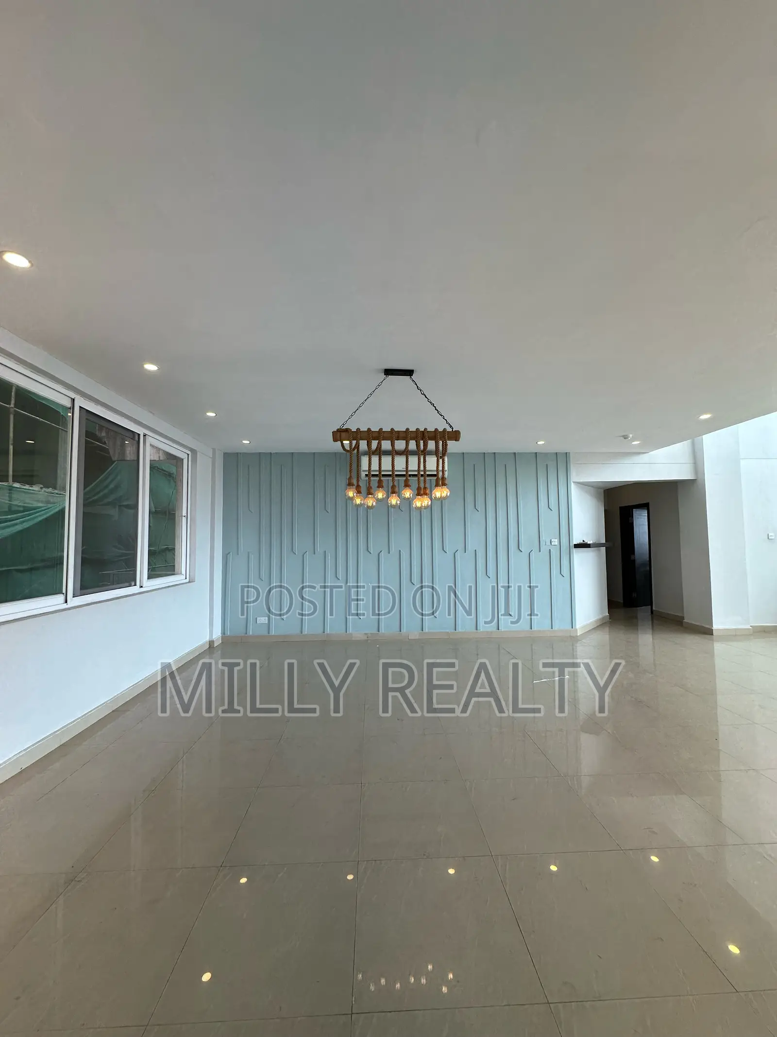 3bdrm Penthouse in Upanga West Pkt for sale