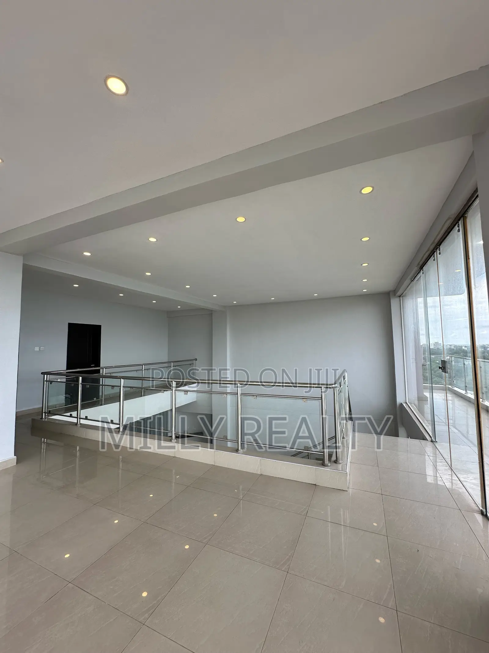 3bdrm Penthouse in Upanga West Pkt for sale