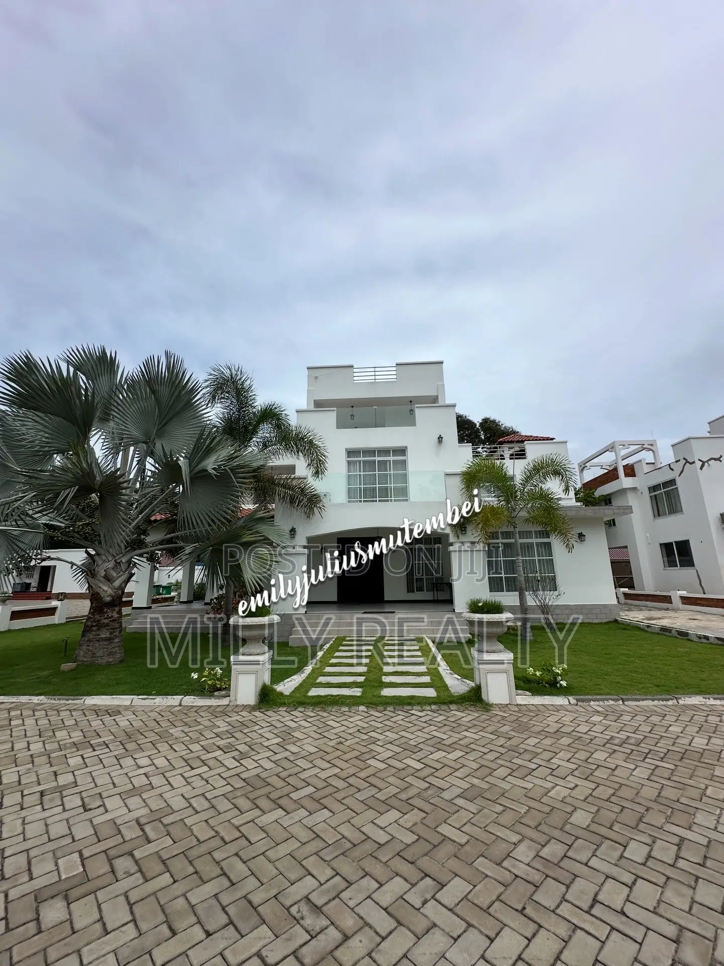 Furnished 5bdrm Villa in Mikocheni Premium for rent