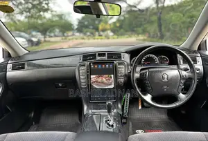 Toyota Crown 2007 White