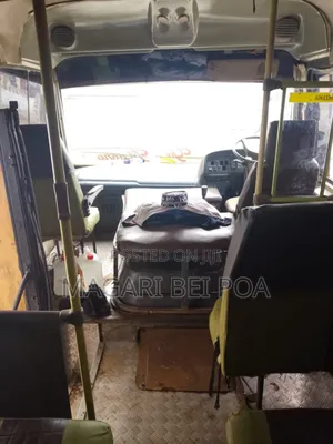 Tata Starbus Ultra Skool 1990 White