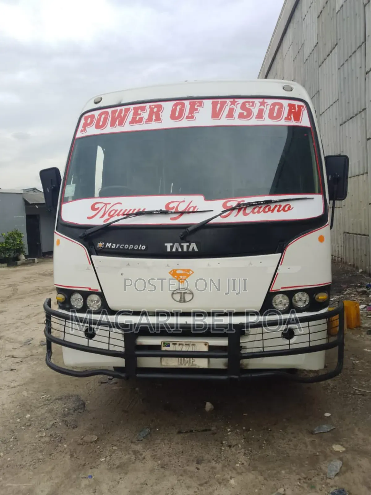 Tata Starbus Ultra Skool 1990 White