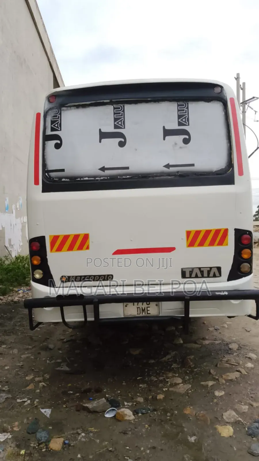 Tata Starbus Ultra Skool 1990 White