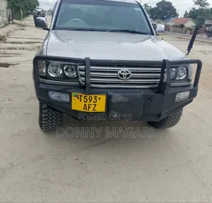 Toyota Land Cruiser 2004 Silver