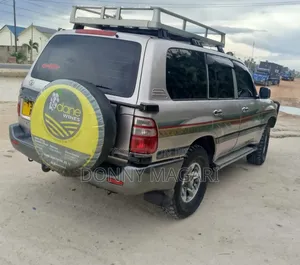 Toyota Land Cruiser 2004 Silver