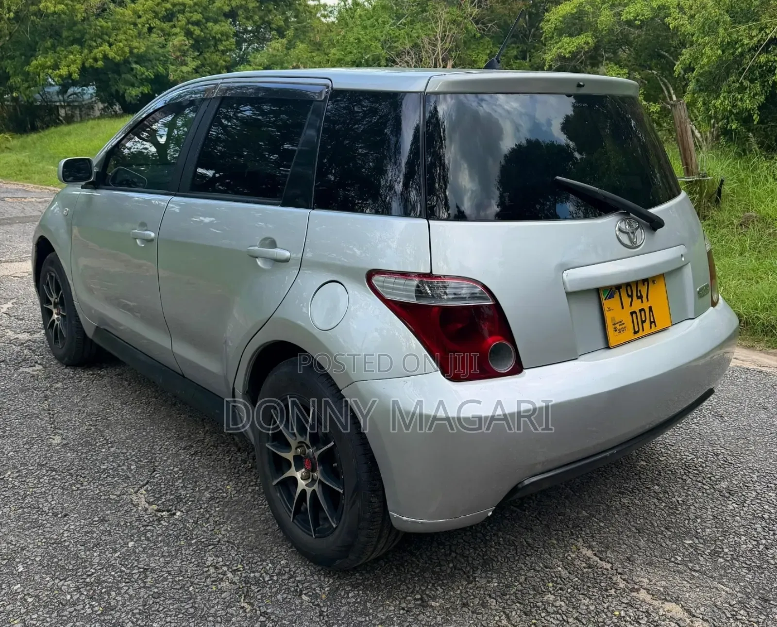Toyota IST 2005 Silver