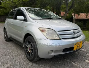 Toyota IST 2005 Silver