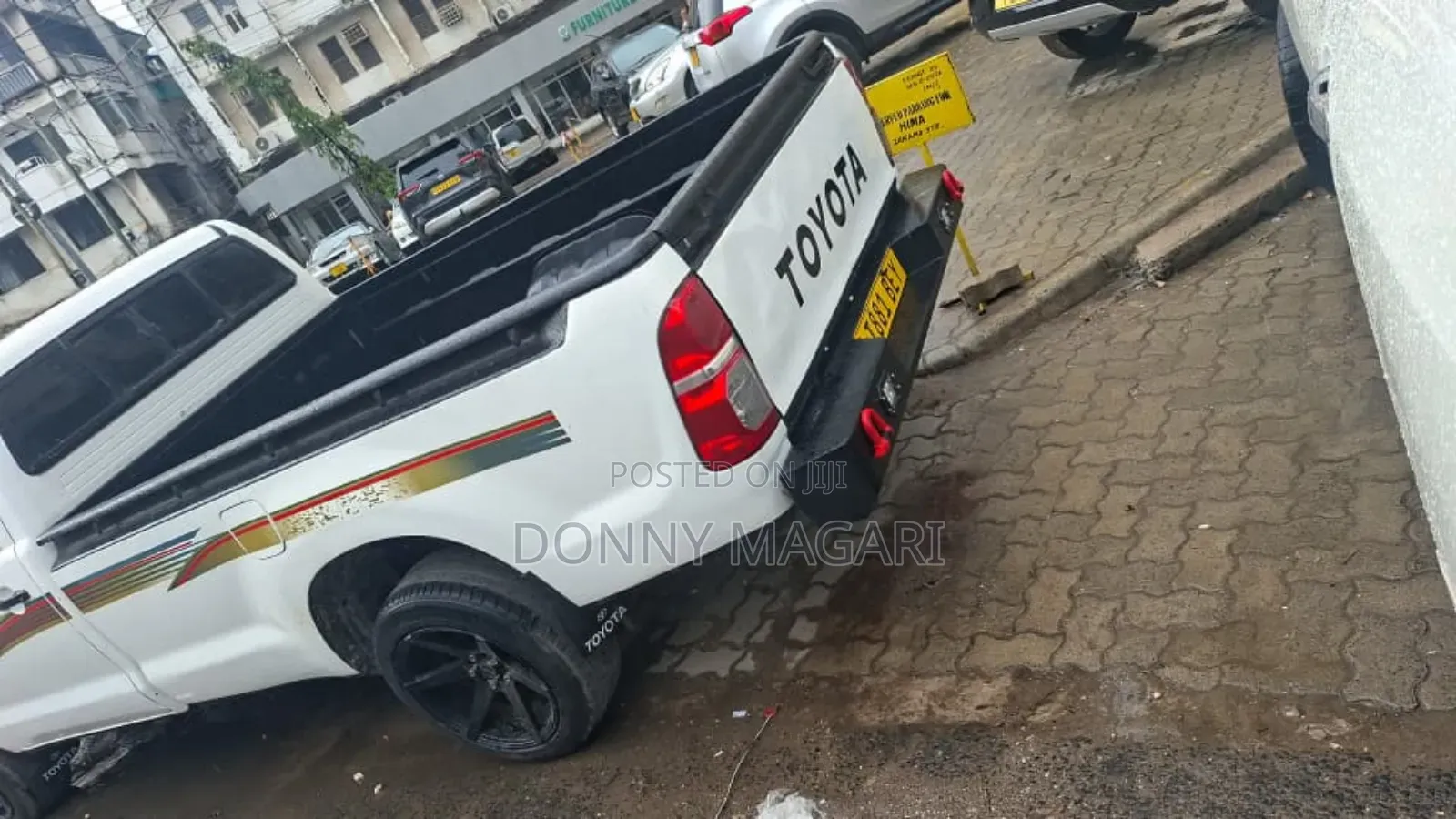 Toyota Hilux 2012 White