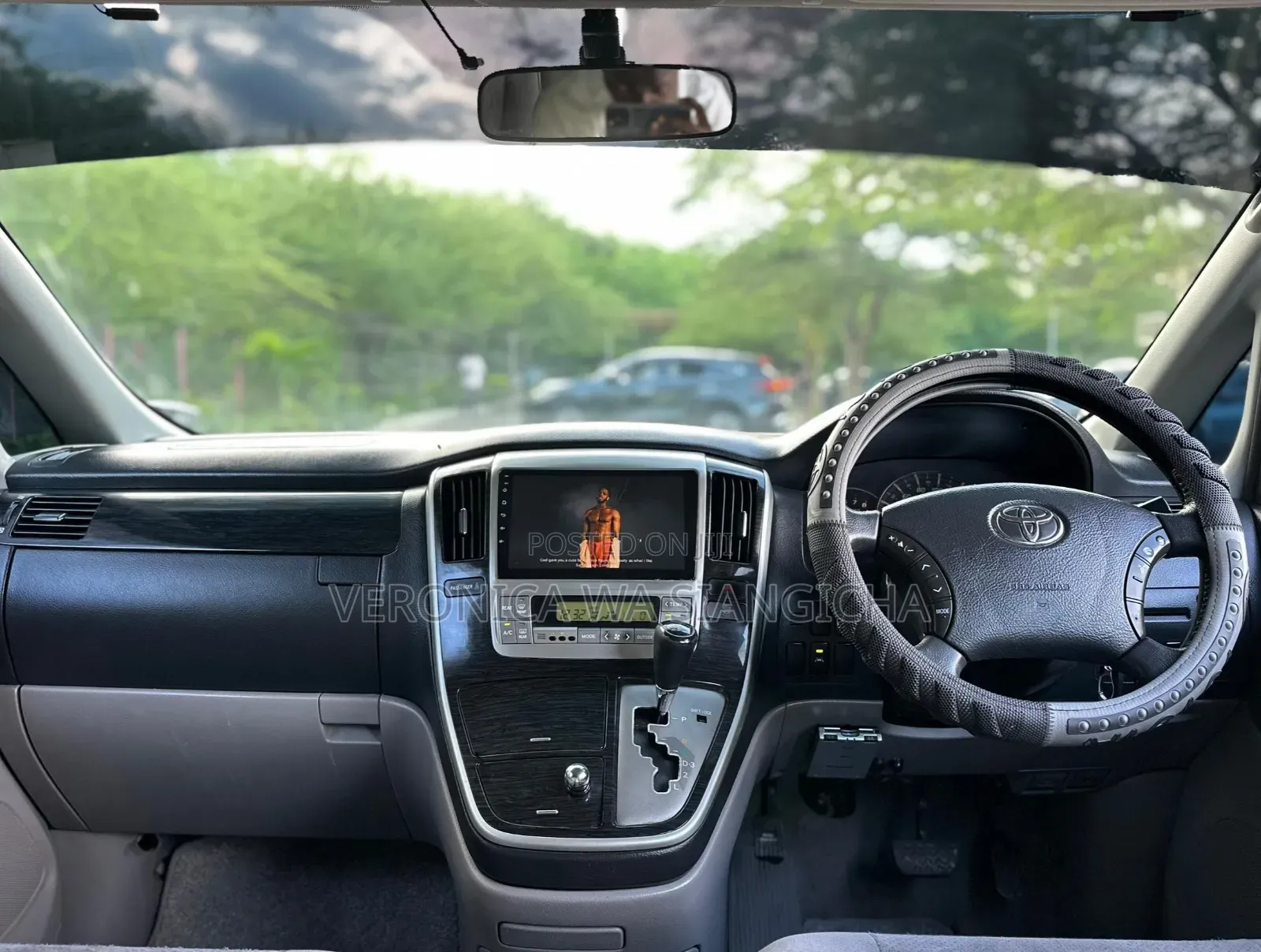 Toyota Alphard 2006