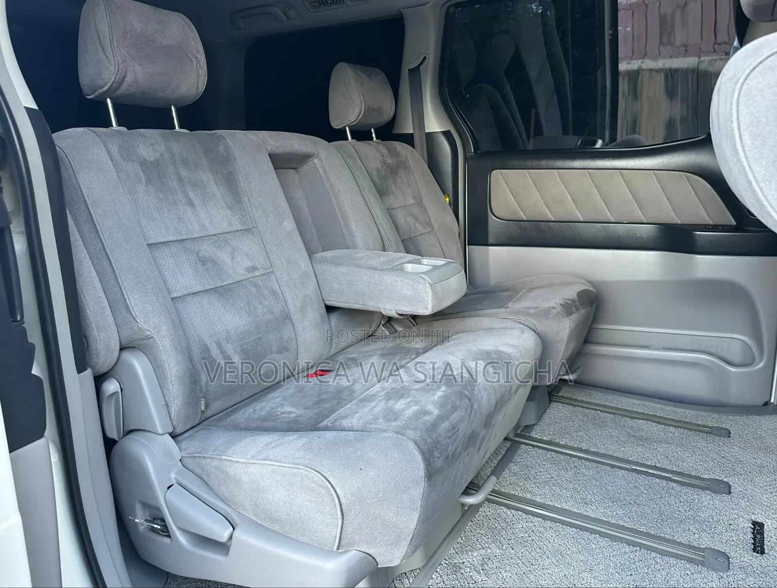 Toyota Alphard 2006