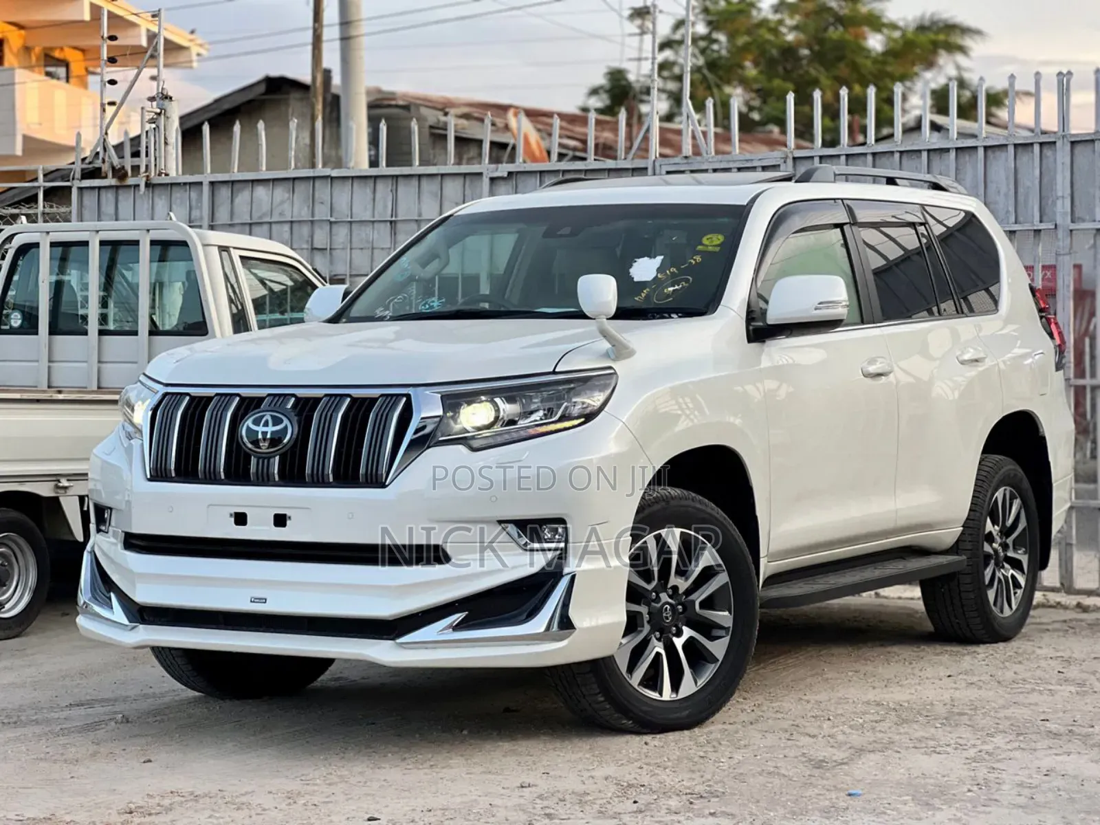 Toyota Land Cruiser Prado 2023 White