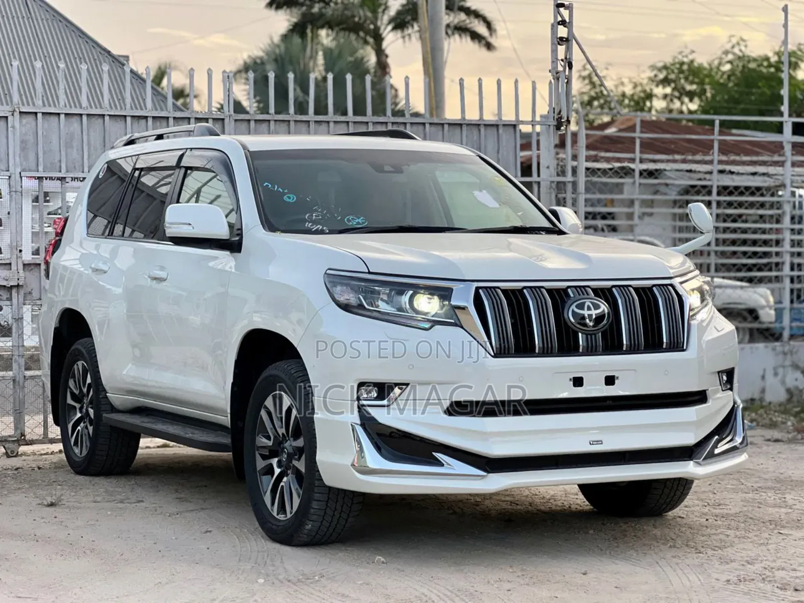 Toyota Land Cruiser Prado 2023 White