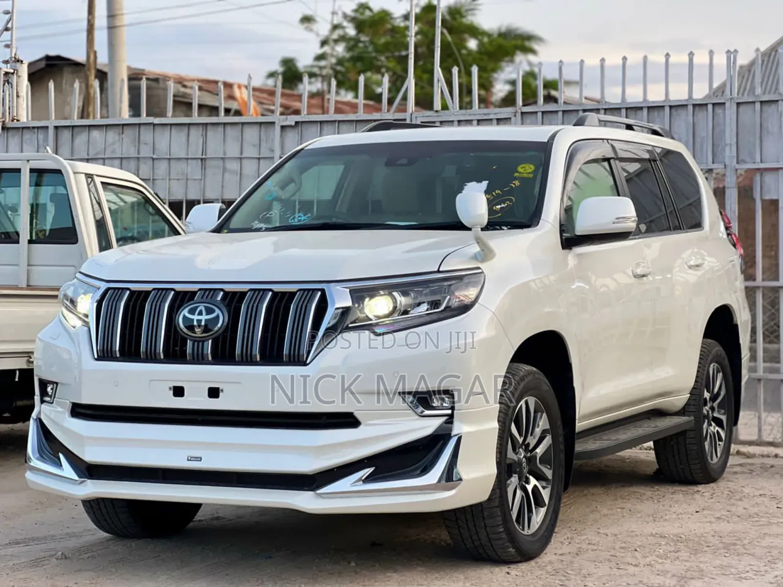 Toyota Land Cruiser Prado 2023 White